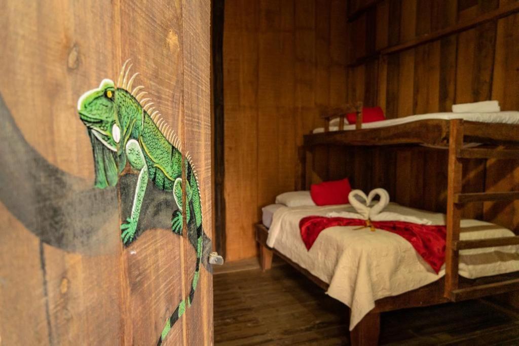 Hostel Rustico Marabi Tárcoles Exteriör bild