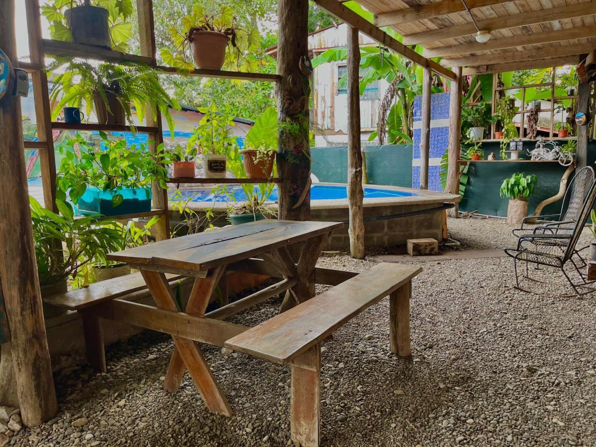 Hostel Rustico Marabi Tárcoles Exteriör bild