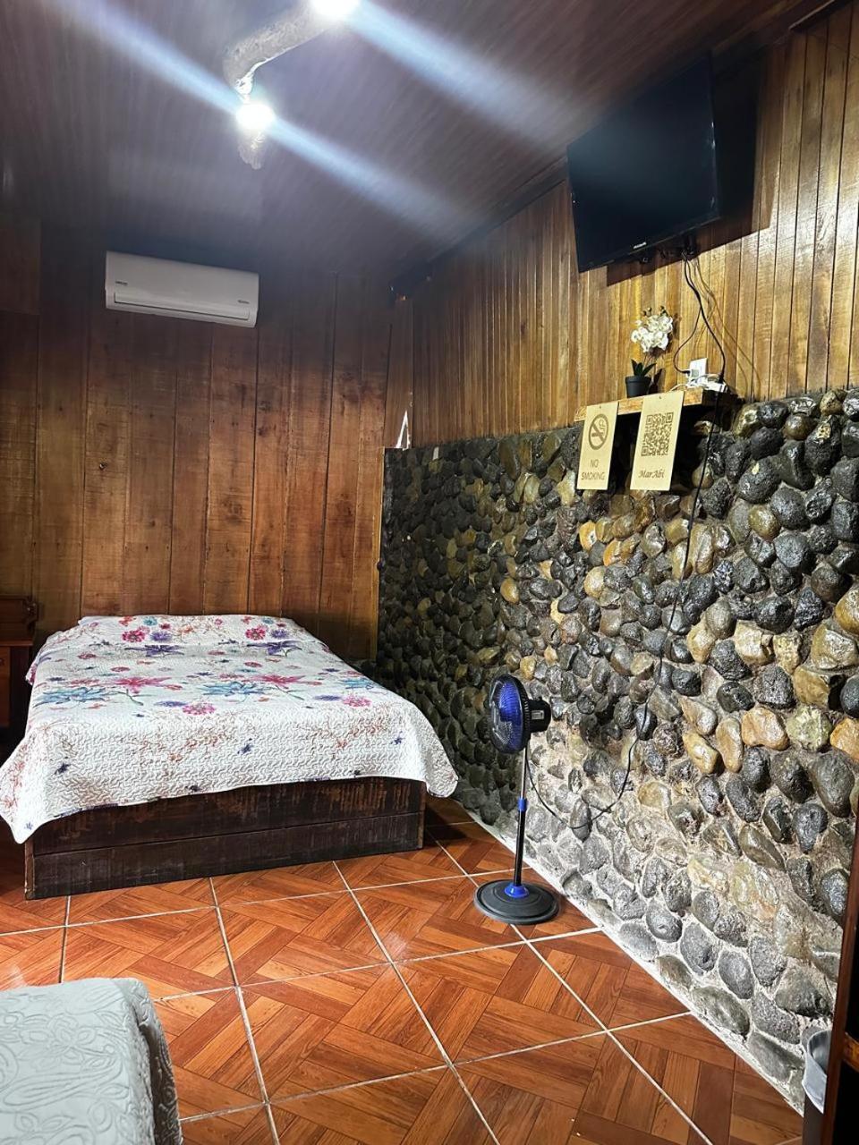 Hostel Rustico Marabi Tárcoles Exteriör bild