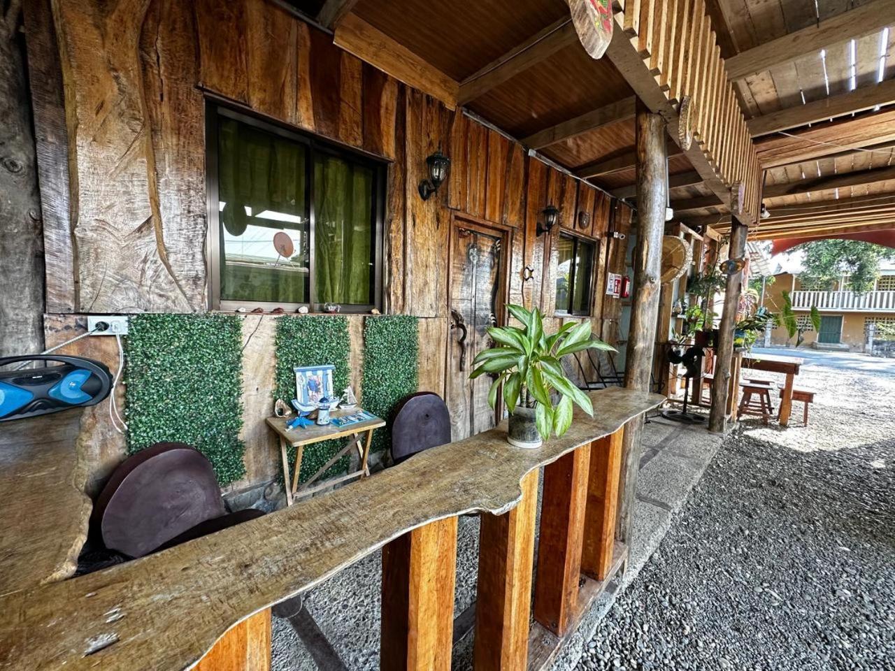Hostel Rustico Marabi Tárcoles Exteriör bild