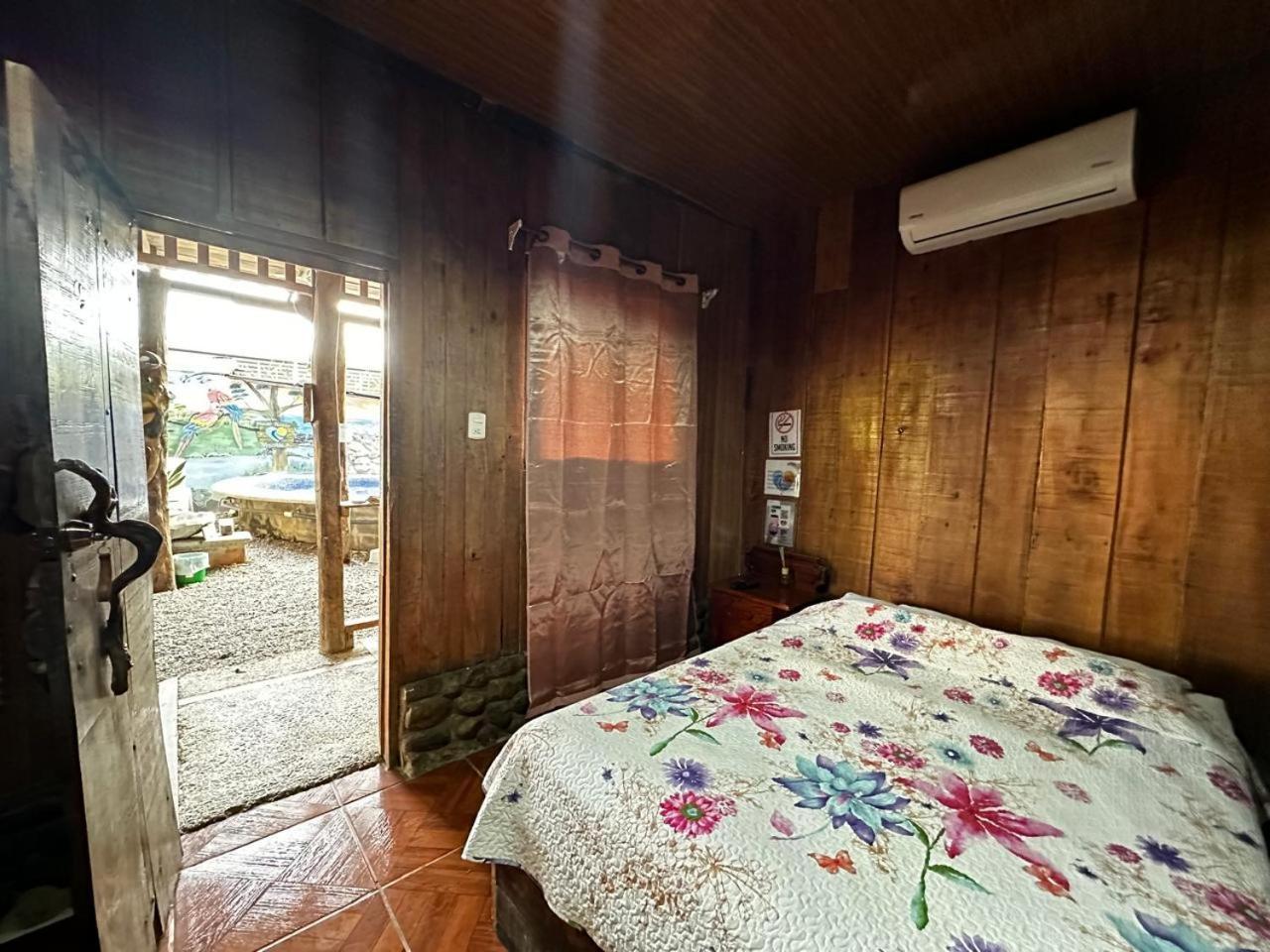 Hostel Rustico Marabi Tárcoles Exteriör bild