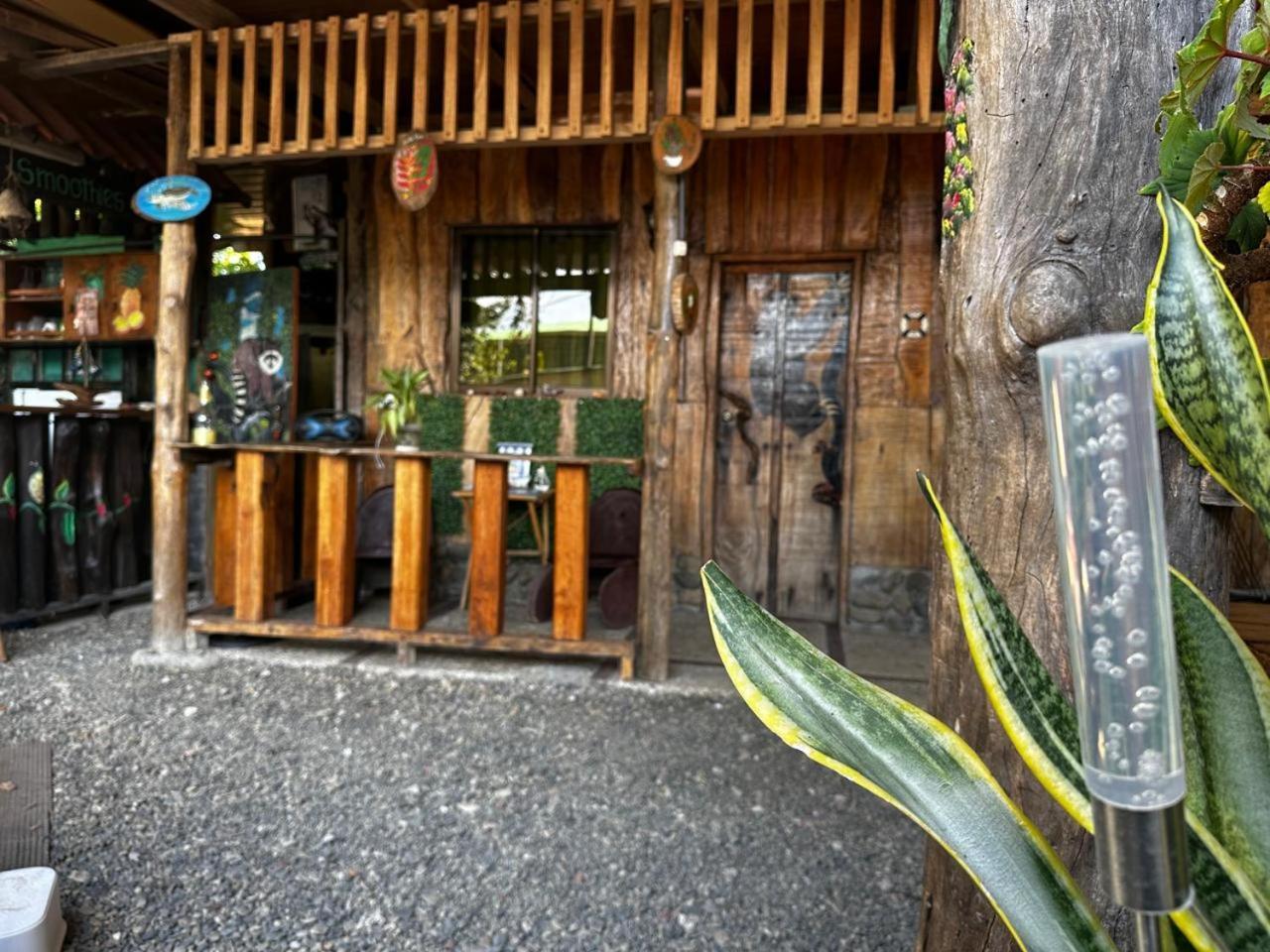 Hostel Rustico Marabi Tárcoles Exteriör bild