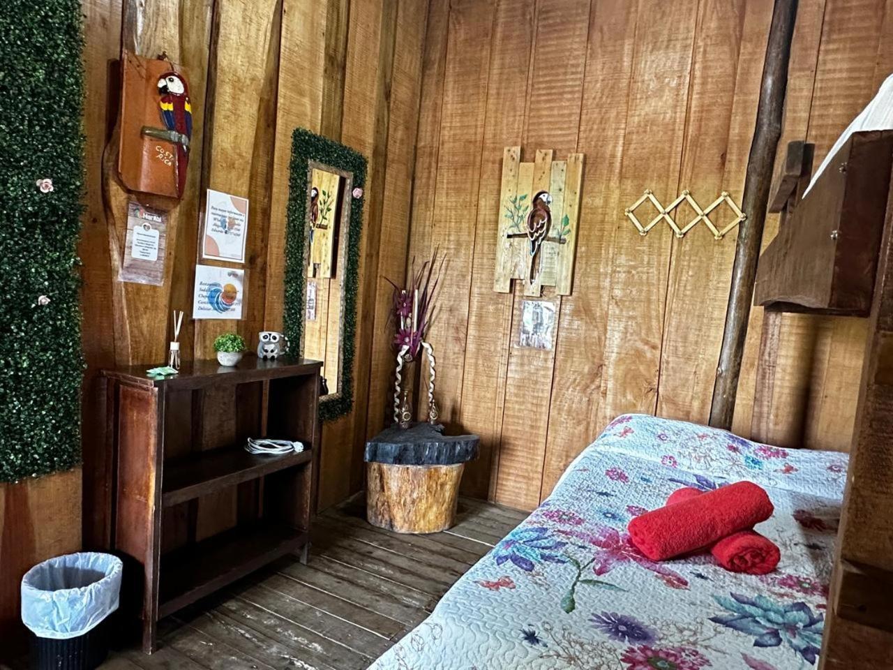 Hostel Rustico Marabi Tárcoles Exteriör bild