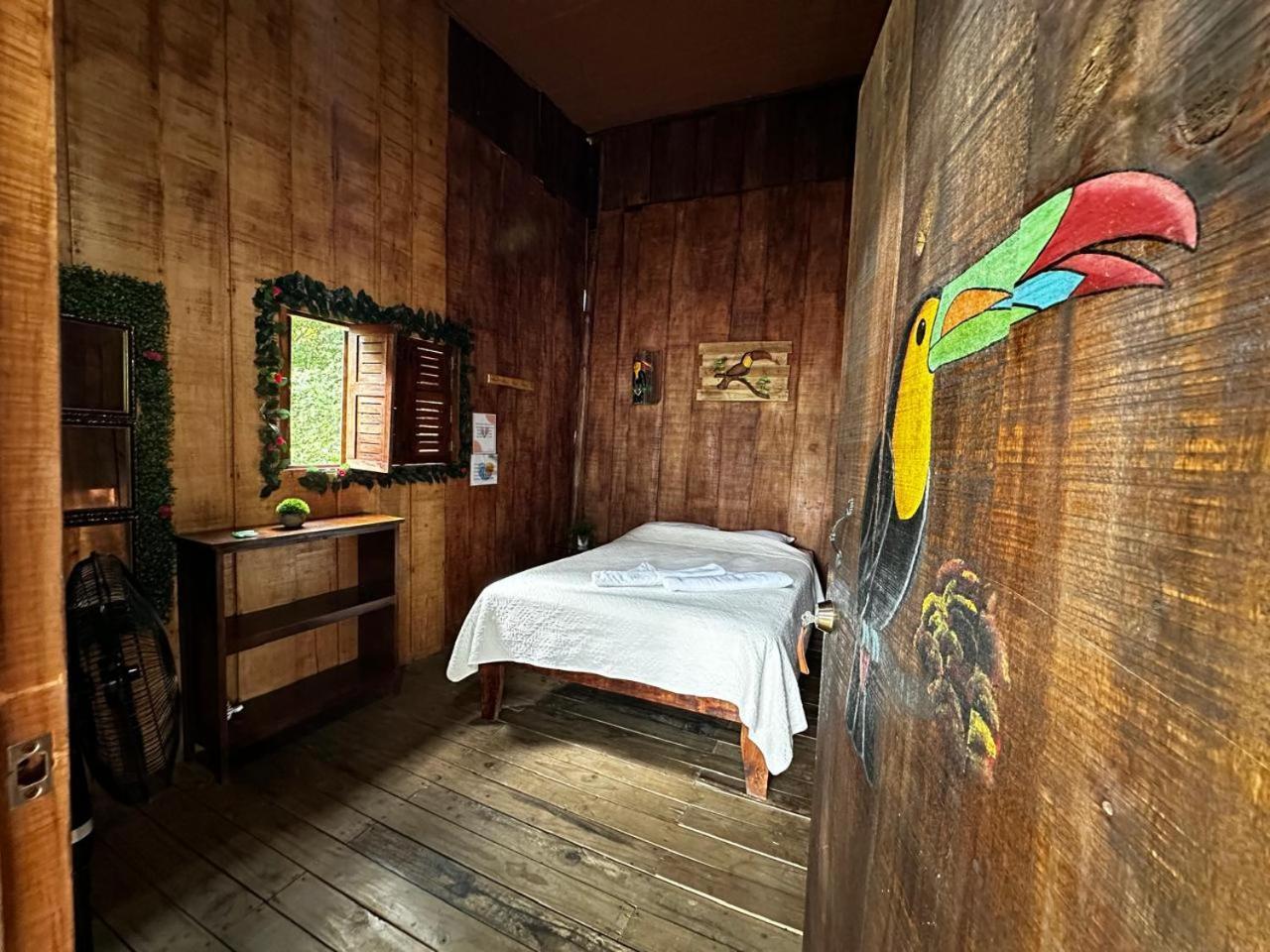 Hostel Rustico Marabi Tárcoles Exteriör bild